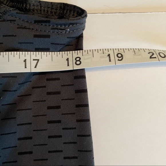 Nike gray woman’s dri-fit tank.  Size Medium. - Picture 7 of 15